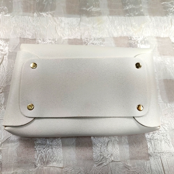 Vintage Mini Faux Leather White Cute Bag or Wallet - Picture 4 of 9
